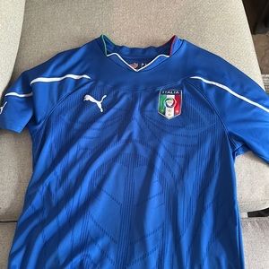 italy soccer jersey, size medium PUMA